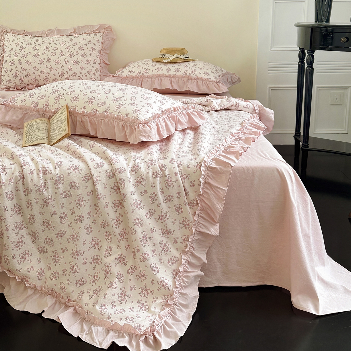 91家纺网 家纺一手货源 找家纺 迷尚家居 2026新款云朵棉印花花边夏被四件套 七分甜