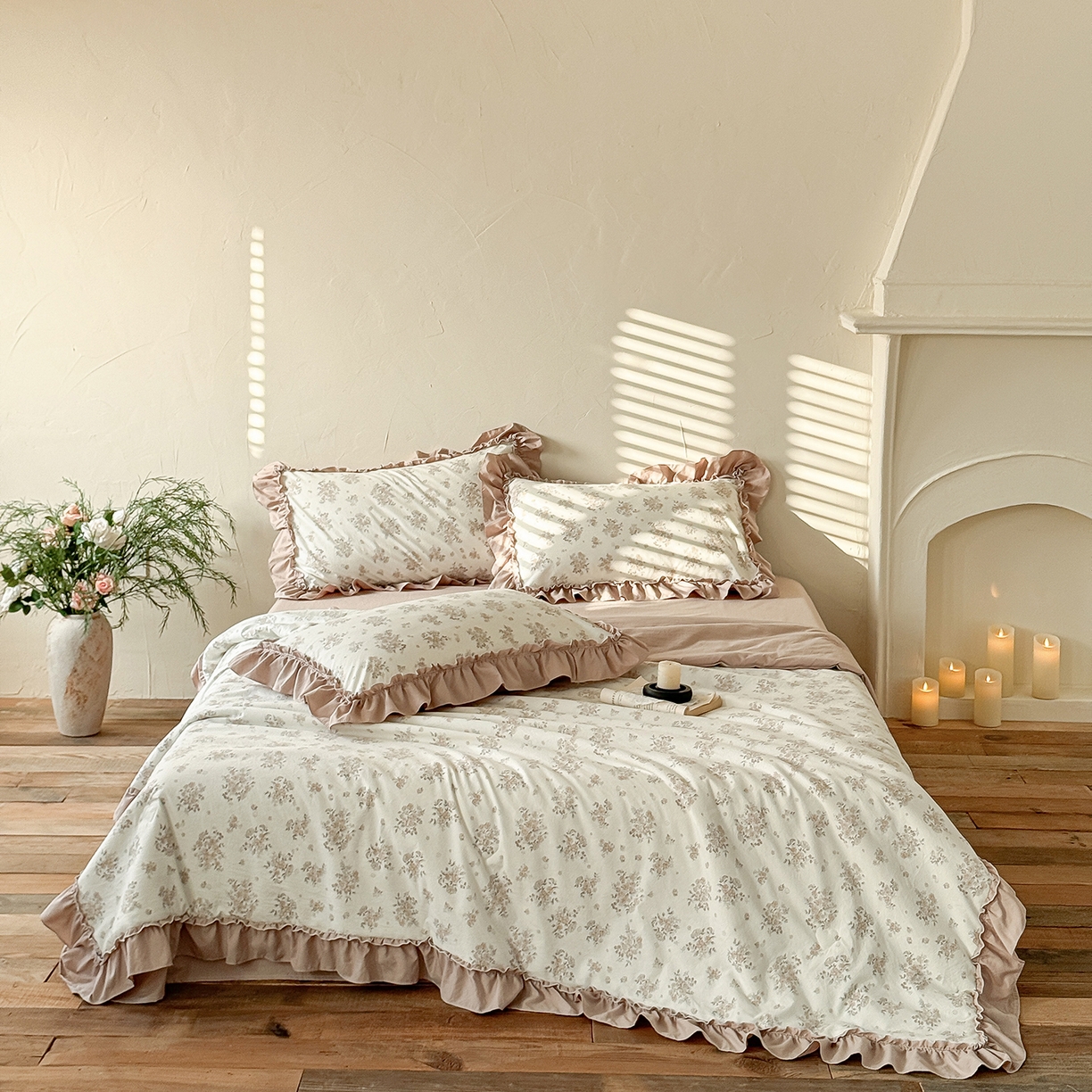 91家纺网 家纺一手货源 找家纺 迷尚家居 2026新款云朵棉印花花边夏被四件套 甜桔