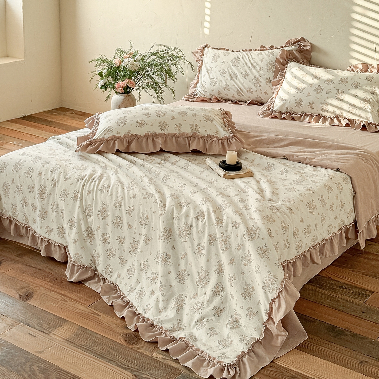 91家纺网 家纺一手货源 找家纺 迷尚家居 2026新款云朵棉印花花边夏被四件套 甜桔