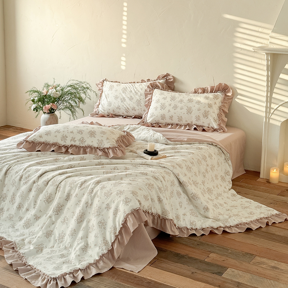 91家纺网 家纺一手货源 找家纺 迷尚家居 2026新款云朵棉印花花边夏被四件套 甜桔