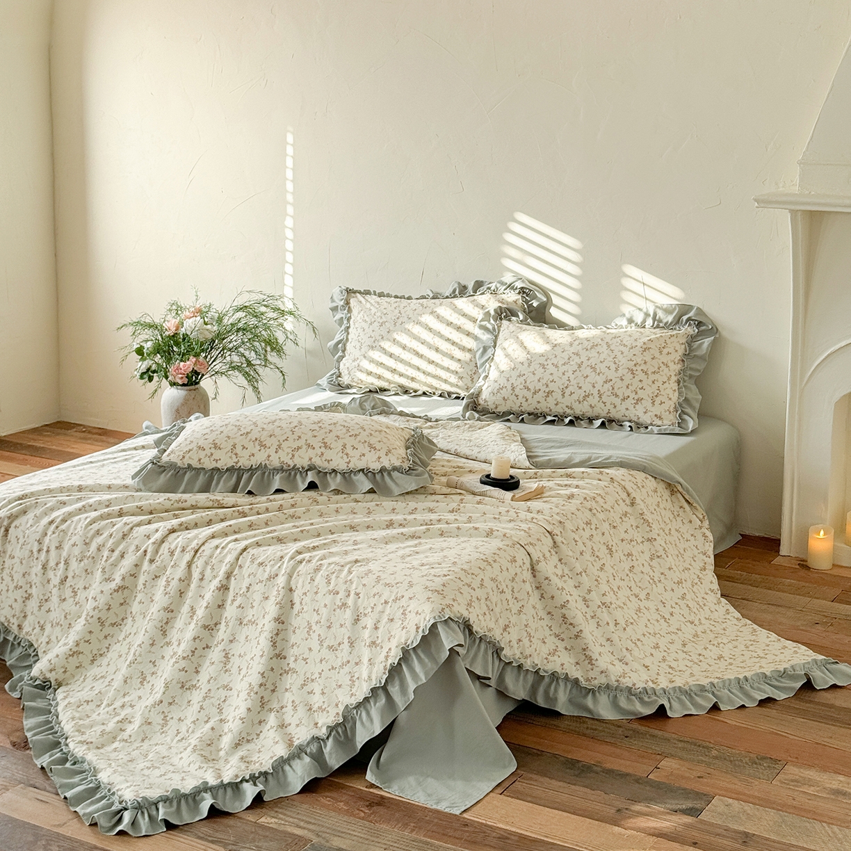 91家纺网 家纺一手货源 找家纺 迷尚家居 2026新款云朵棉印花花边夏被四件套 惜花