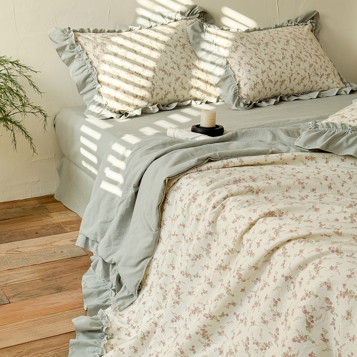 91家纺网 家纺一手货源 找家纺 迷尚家居 2026新款云朵棉印花花边夏被四件套 惜花