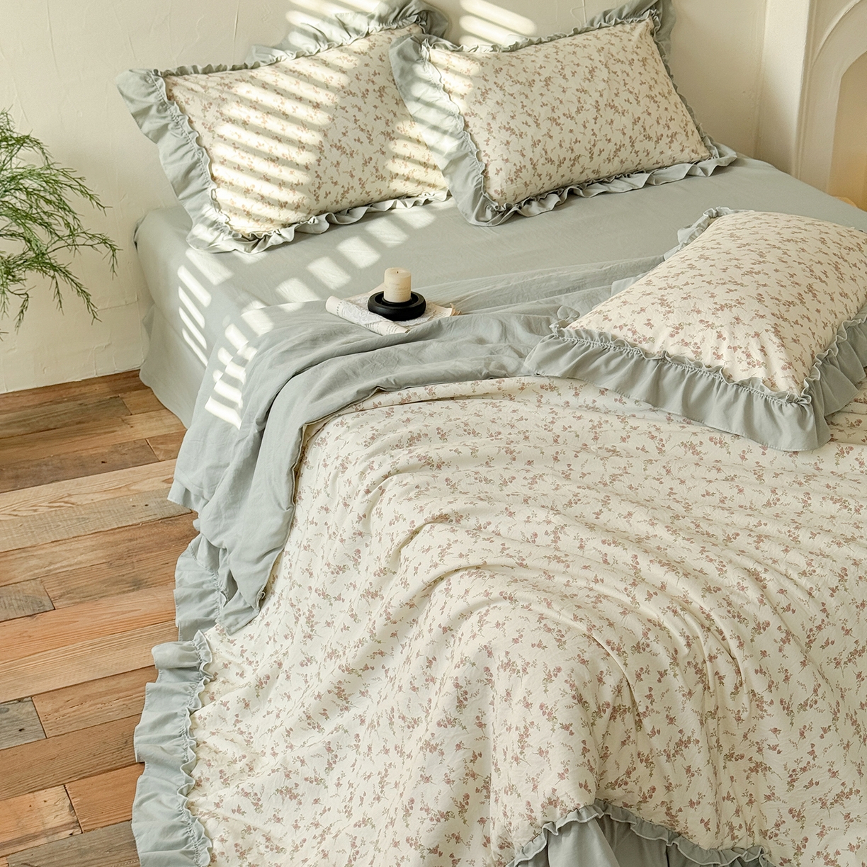 91家纺网 家纺一手货源 找家纺 迷尚家居 2026新款云朵棉印花花边夏被四件套 惜花