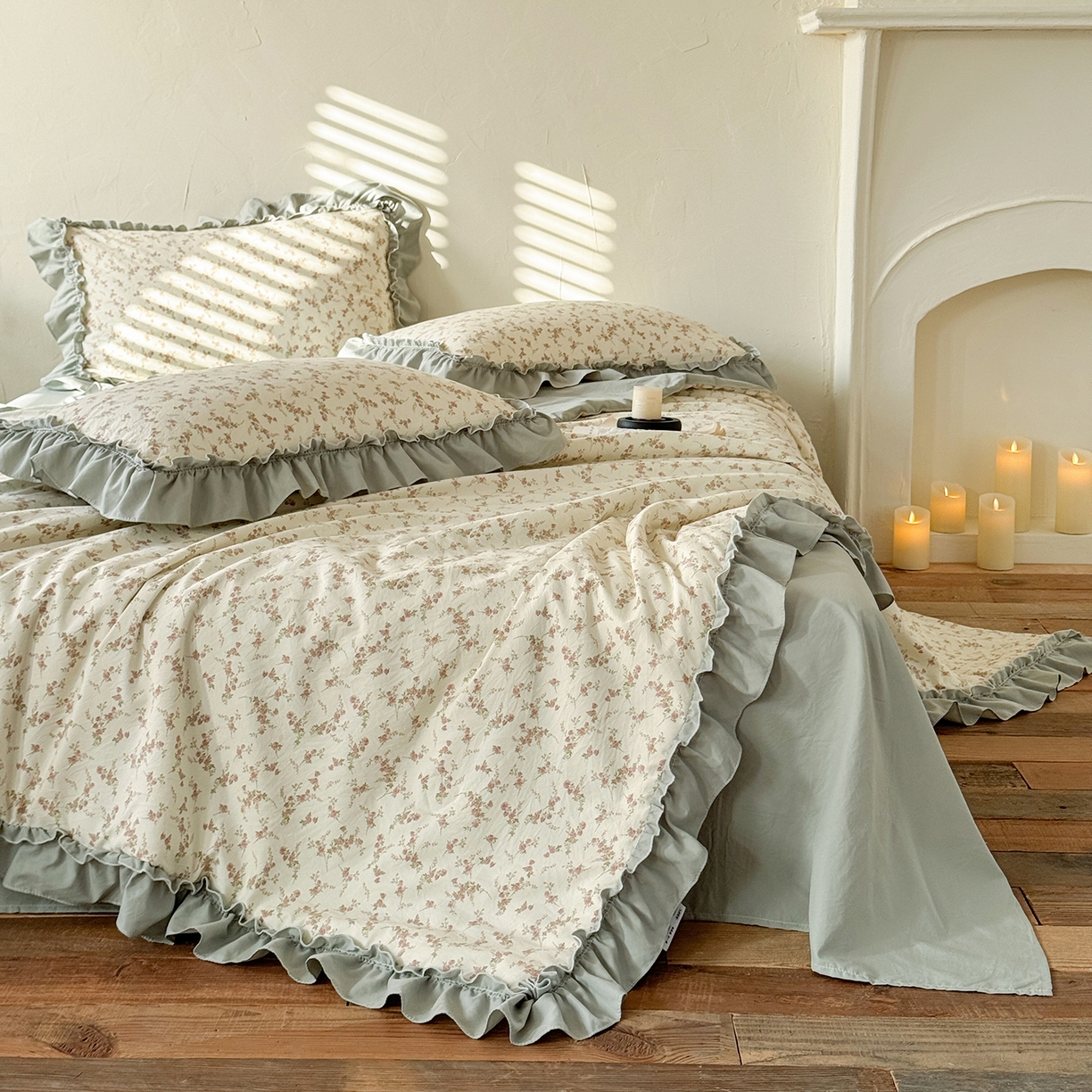 91家纺网 家纺一手货源 找家纺 迷尚家居 2026新款云朵棉印花花边夏被四件套 惜花