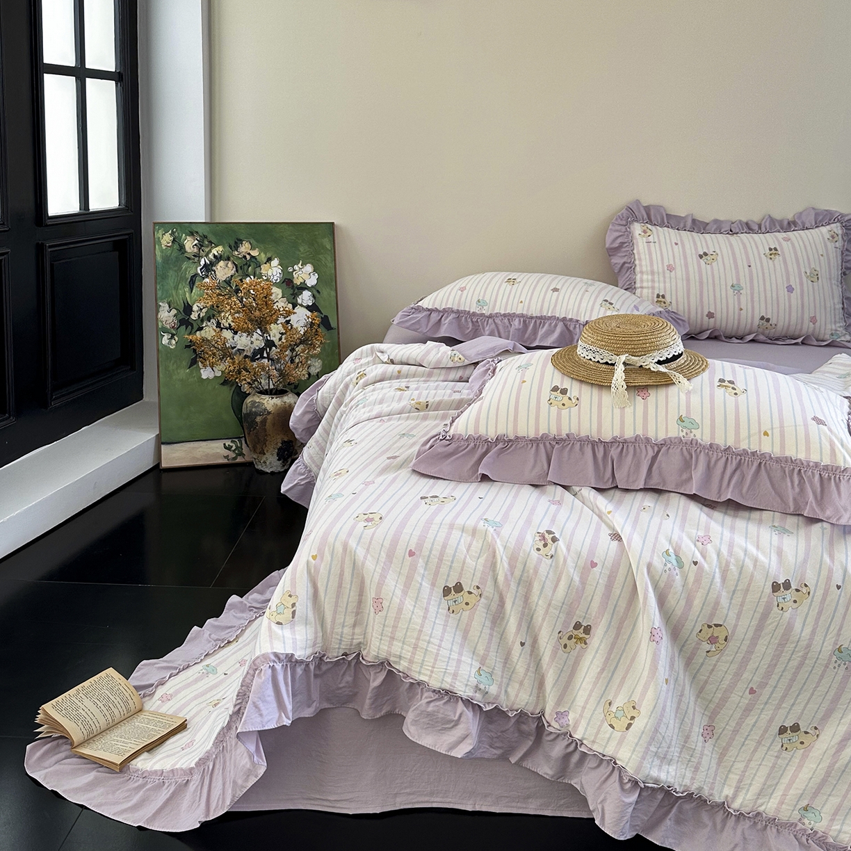 91家纺网 家纺一手货源 找家纺 迷尚家居 2026新款云朵棉印花花边夏被四件套 线条猫