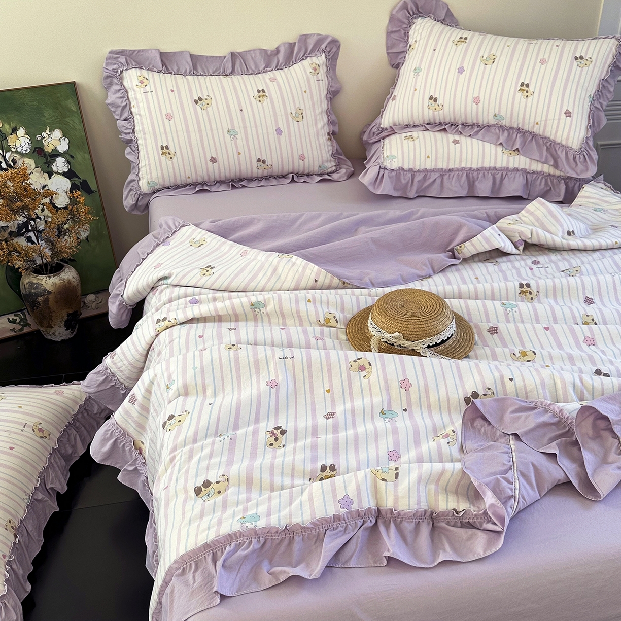 91家纺网 家纺一手货源 找家纺 迷尚家居 2026新款云朵棉印花花边夏被四件套 线条猫