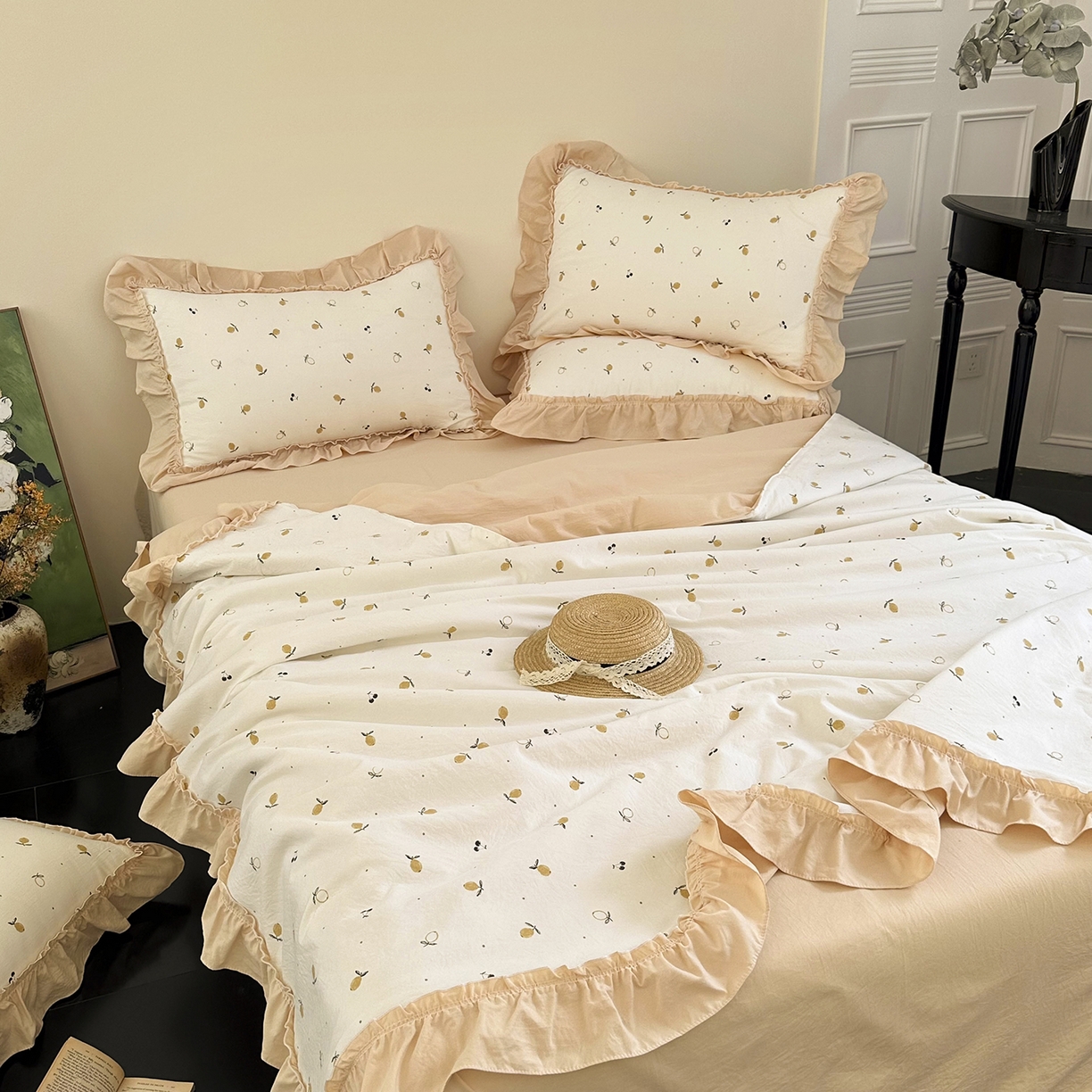 91家纺网 家纺一手货源 找家纺 迷尚家居 2026新款云朵棉印花花边夏被四件套 小柠檬