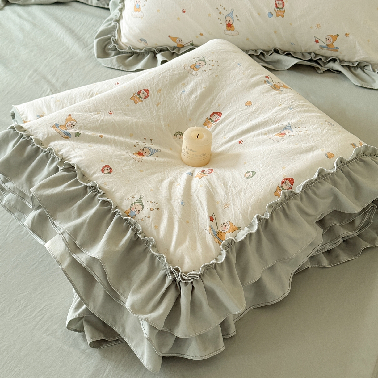 91家纺网 家纺一手货源 找家纺 迷尚家居 2026新款云朵棉印花花边夏被四件套 星星人