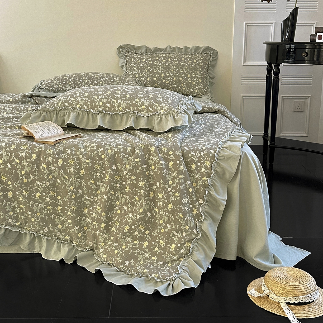 91家纺网 家纺一手货源 找家纺 迷尚家居 2026新款云朵棉印花花边夏被四件套 知否