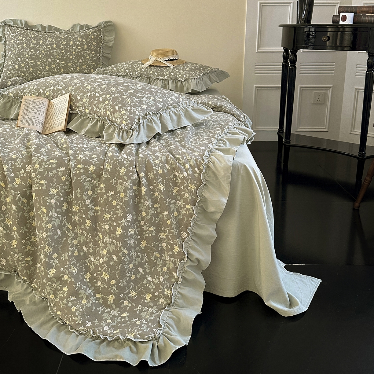 91家纺网 家纺一手货源 找家纺 迷尚家居 2026新款云朵棉印花花边夏被四件套 知否