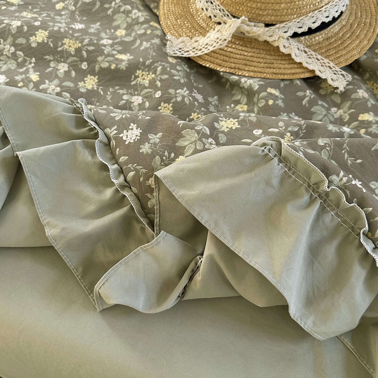 91家纺网 家纺一手货源 找家纺 迷尚家居 2026新款云朵棉印花花边夏被四件套 知否