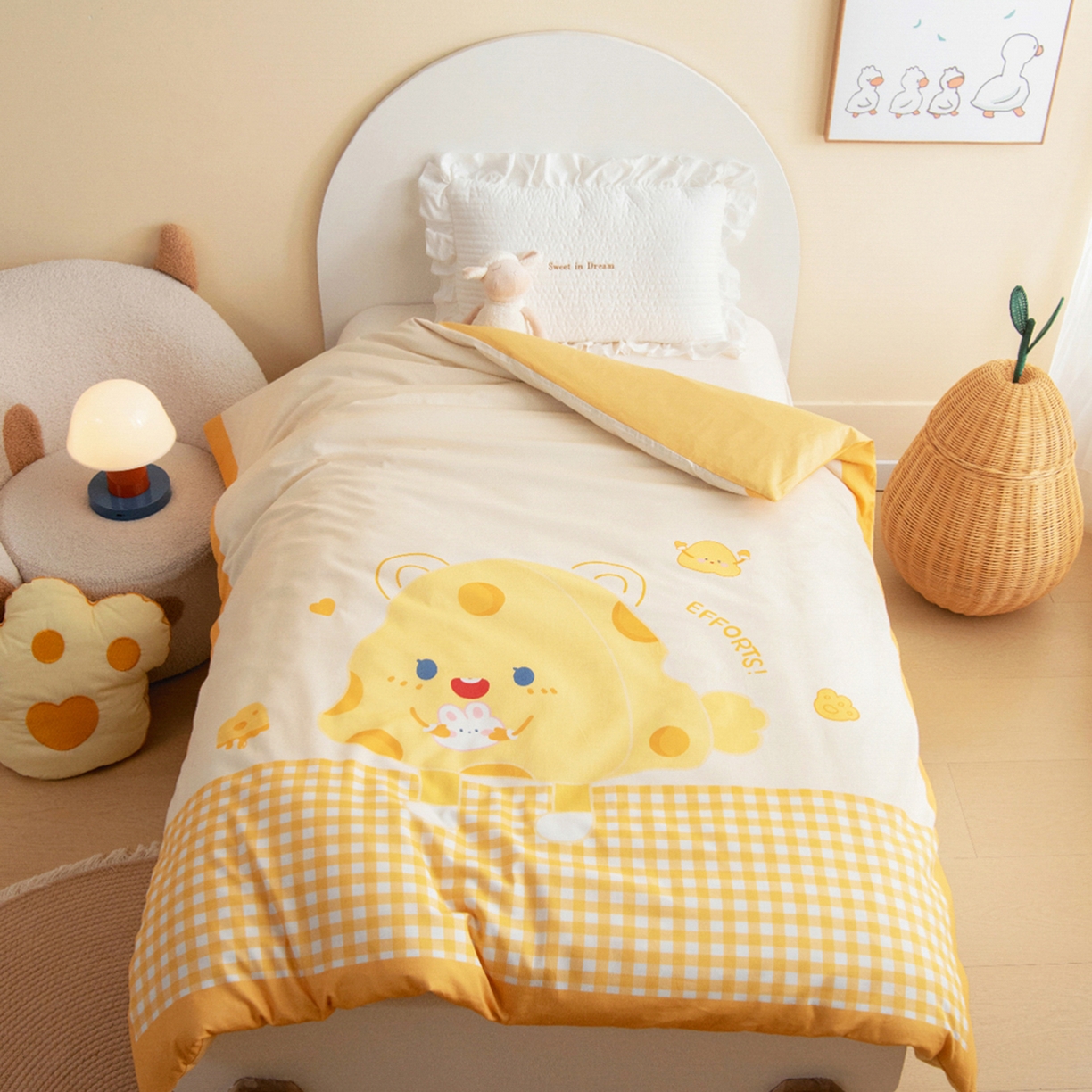 91家纺网 家纺一手货源 找家纺 绒梦里 2026新款A类全棉纯棉卡通大版幼儿园三件套 快乐芝士（另垫套有60*150cm/70*150cm/80*150cm/88*168cm/80*180cm）特殊垫套尺寸的价格咨询客服微信哦！