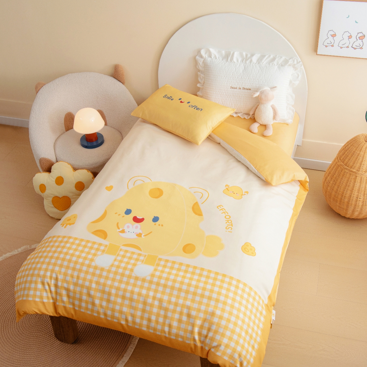 91家纺网 家纺一手货源 找家纺 绒梦里 2026新款A类全棉纯棉卡通大版幼儿园三件套 快乐芝士（另垫套有60*150cm/70*150cm/80*150cm/88*168cm/80*180cm）特殊垫套尺寸的价格咨询客服微信哦！