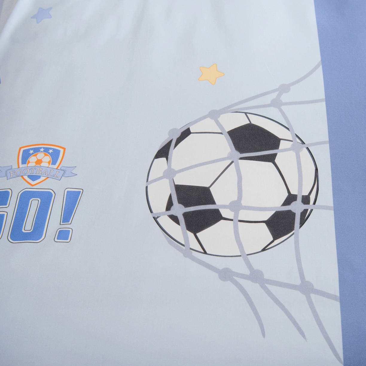 91家纺网 家纺一手货源 找家纺 绒梦里 2026新款A类全棉纯棉卡通大版幼儿园三件套 足球宝贝（另垫套有60*150cm/70*150cm/80*150cm/88*168cm/80*180cm）特殊垫套尺寸的价格咨询客服微信哦！