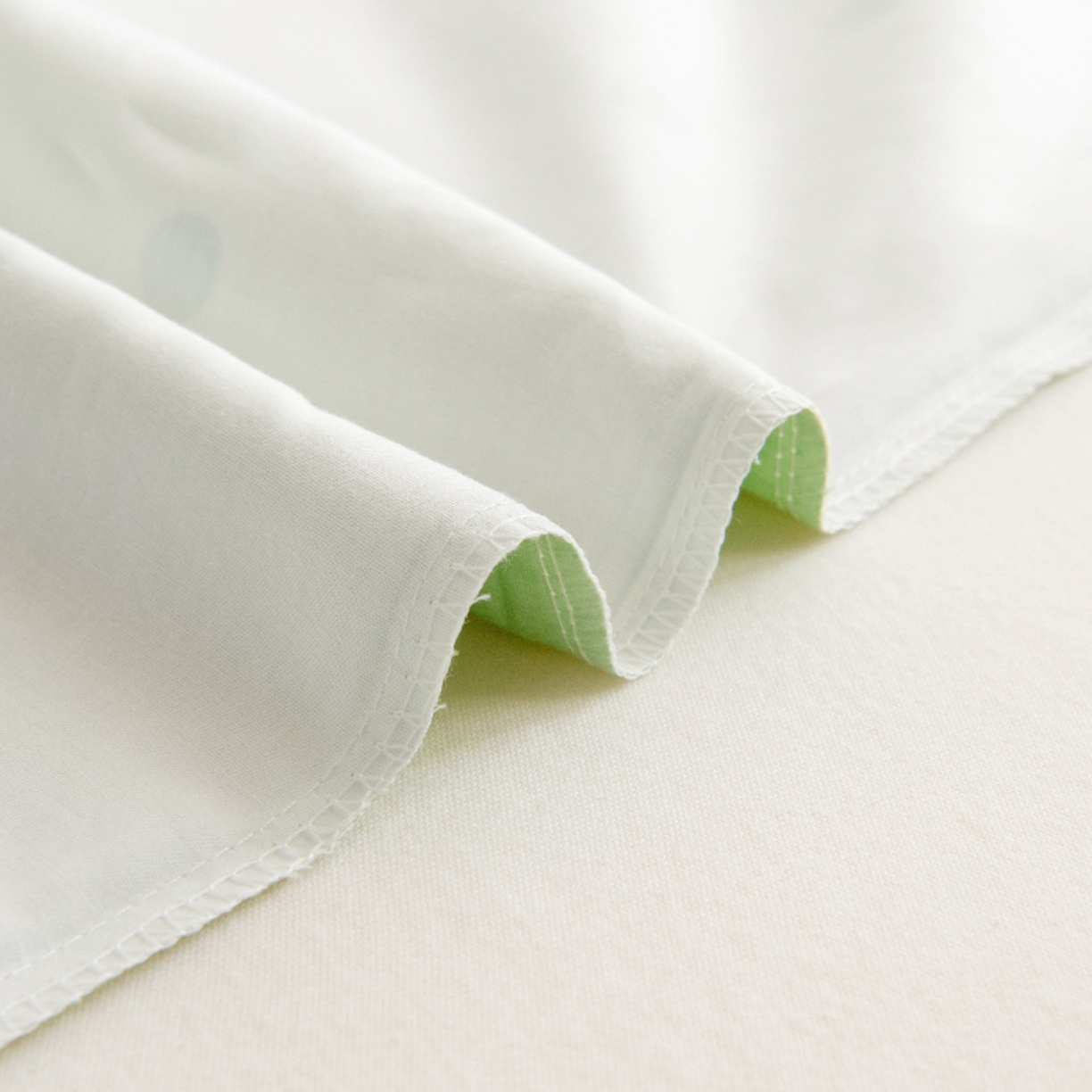 91家纺网 家纺一手货源 找家纺 绒梦里 2026新款A类全棉纯棉卡通大版幼儿园三件套 俏皮恐龙（另垫套有60*150cm/70*150cm/80*150cm/88*168cm/80*180cm）特殊垫套尺寸的价格咨询客服微信哦！