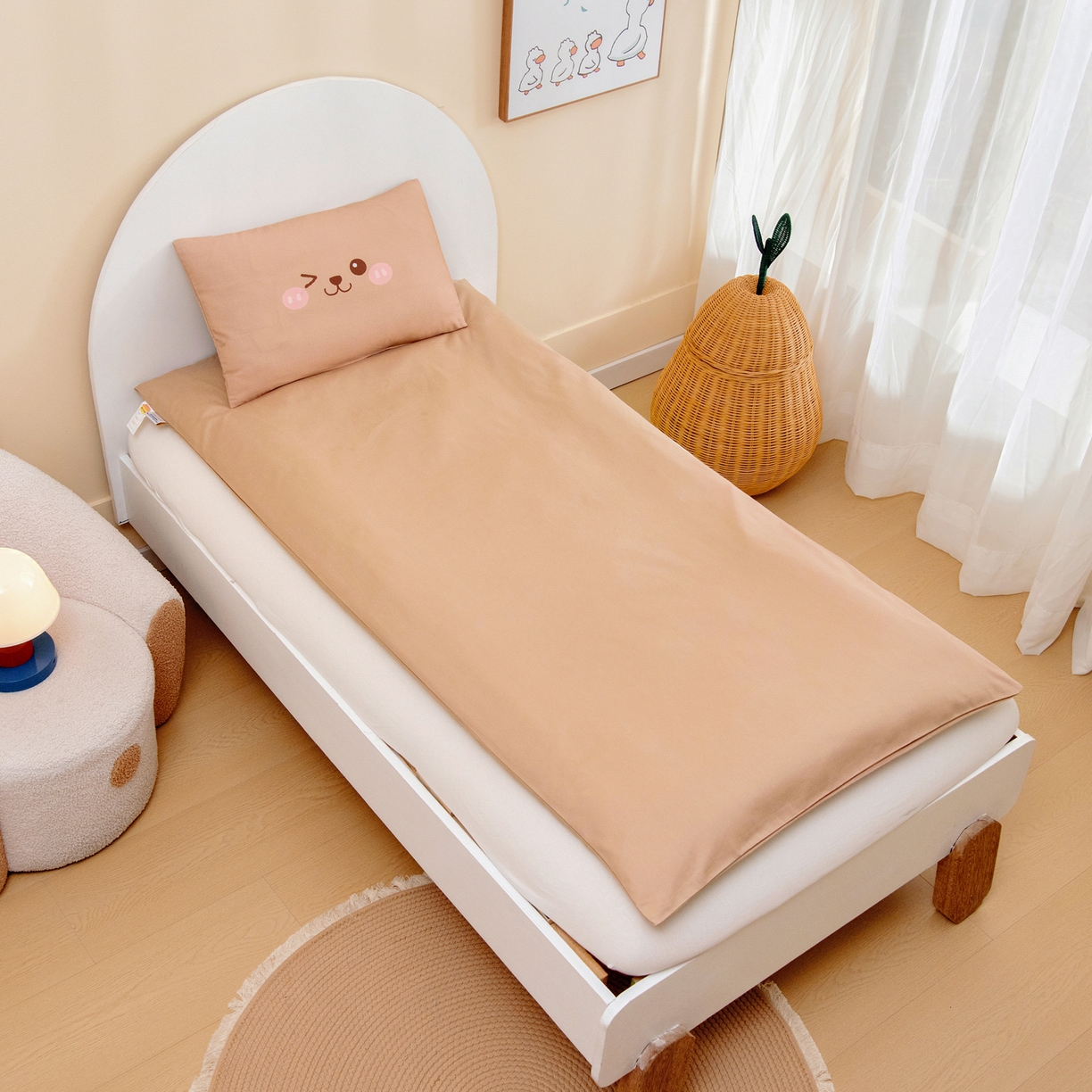 91家纺网 家纺一手货源 找家纺 绒梦里 2026新款A类全棉纯棉卡通大版幼儿园三件套 幸运小熊（另垫套有60*150cm/70*150cm/80*150cm/88*168cm/80*180cm）特殊垫套尺寸的价格咨询客服微信哦！