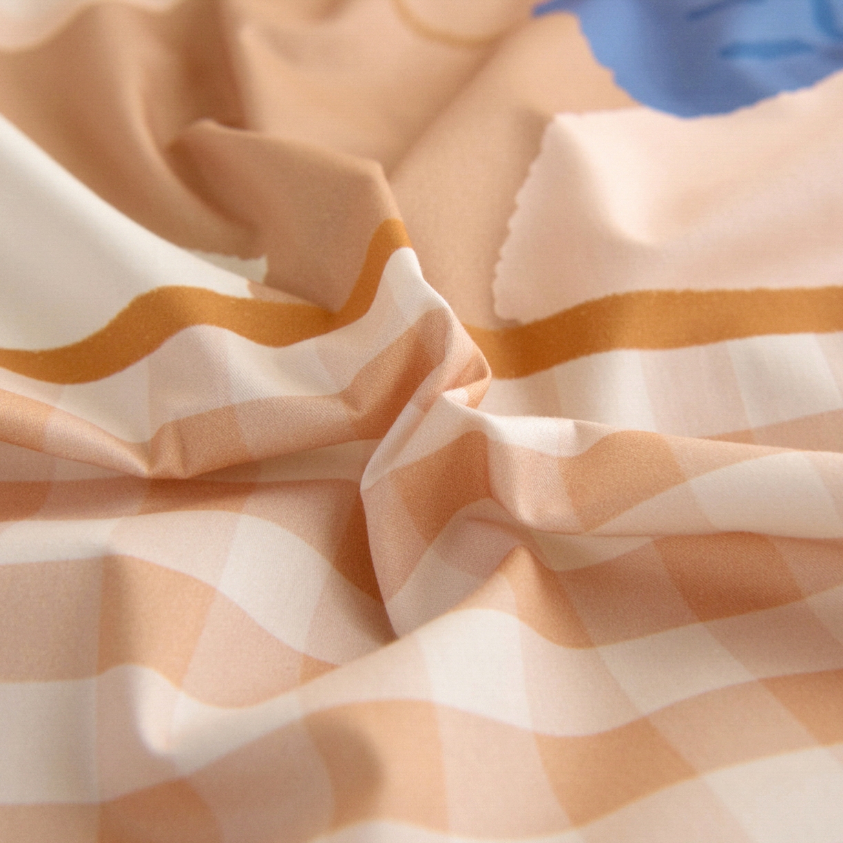 91家纺网 家纺一手货源 找家纺 绒梦里 2026新款A类全棉纯棉卡通大版幼儿园三件套 幸运小熊（另垫套有60*150cm/70*150cm/80*150cm/88*168cm/80*180cm）特殊垫套尺寸的价格咨询客服微信哦！