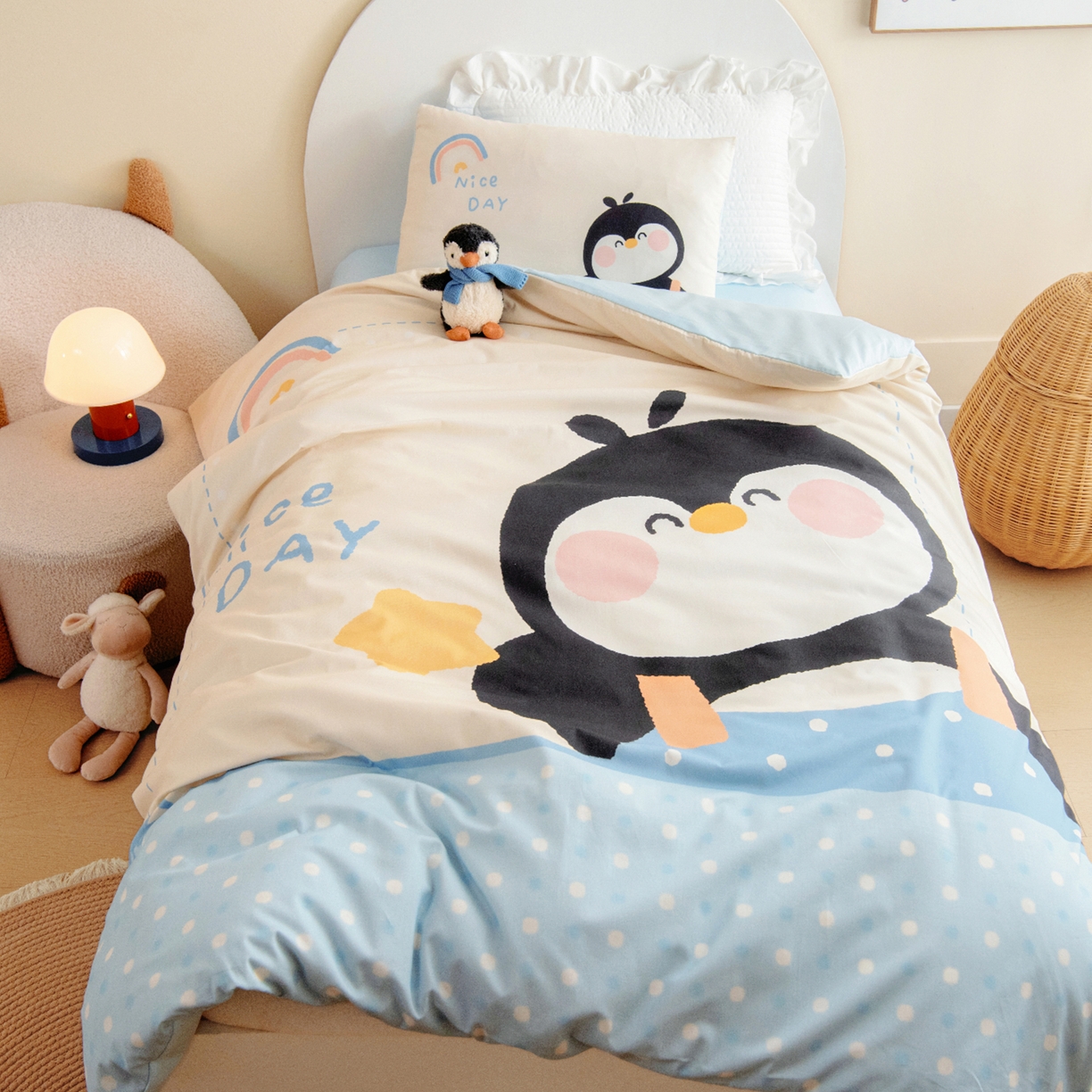 绒梦里 2026新款A类全棉纯棉卡通大版幼儿园三件套 波点企鹅（另垫套有60*150cm/70*150cm/80*150cm/88*168cm/80*180cm）特殊垫套尺寸的价格咨询客服微信哦！