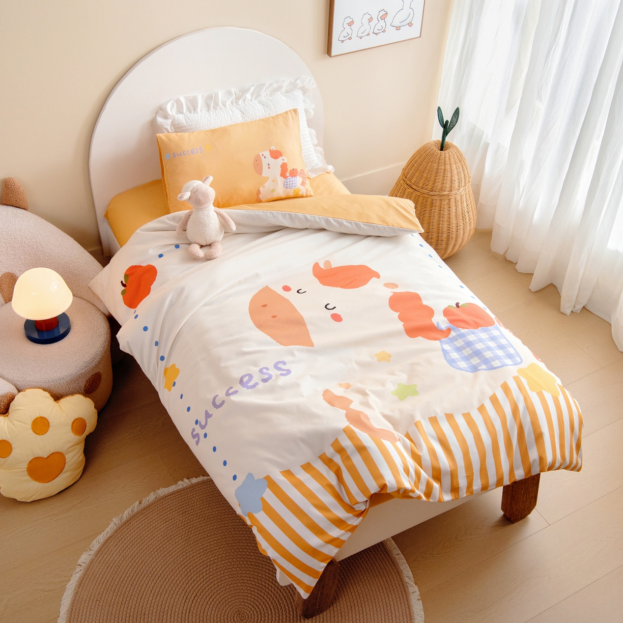 91家纺网 家纺一手货源 找家纺 绒梦里 2026新款A类全棉纯棉卡通大版幼儿园三件套 平安小马（另垫套有60*150cm/70*150cm/80*150cm/88*168cm/80*180cm）特殊垫套尺寸的价格咨询客服微信哦！