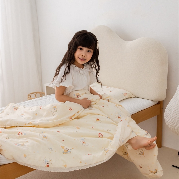 91家纺网 家纺一手货源 找家纺 心卓婴童馆 2026春夏新款云感棉四季被大豆被被子被芯 白底星星