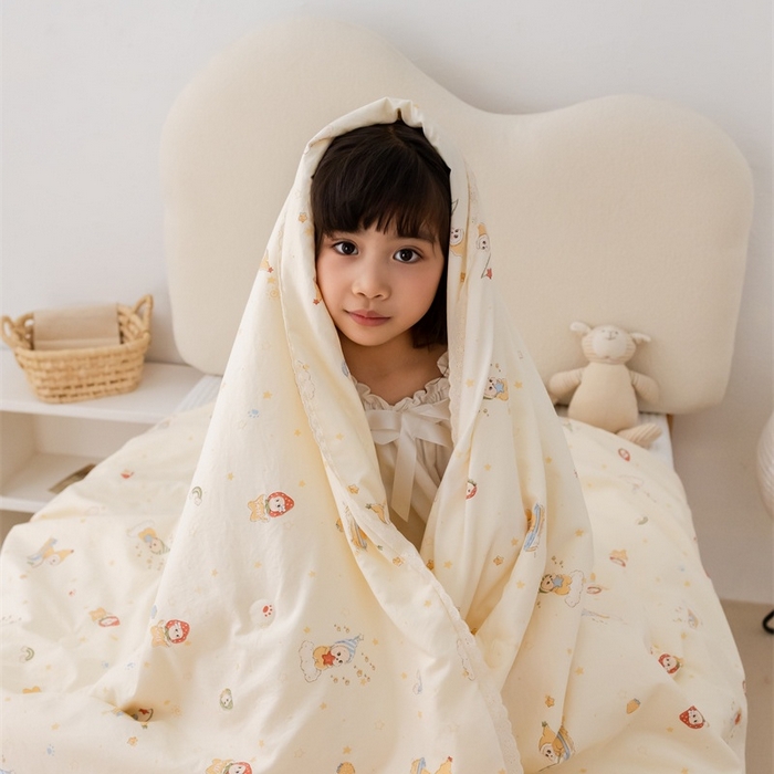 91家纺网 家纺一手货源 找家纺 心卓婴童馆 2026春夏新款云感棉四季被大豆被被子被芯 白底星星