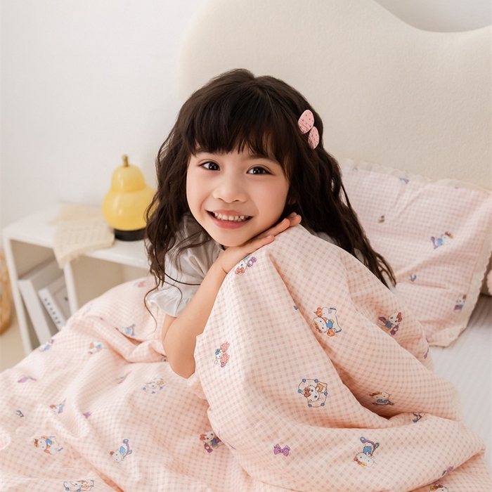 91家纺网 家纺一手货源 找家纺 心卓婴童馆 2026春夏新款云感棉四季被大豆被被子被芯 粉格子小猫