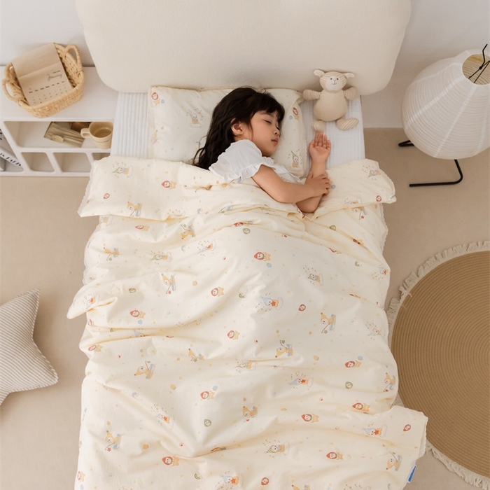 91家纺网 家纺一手货源 找家纺 心卓婴童馆 2026春夏新款云感棉四季被大豆被被子被芯 白底星星