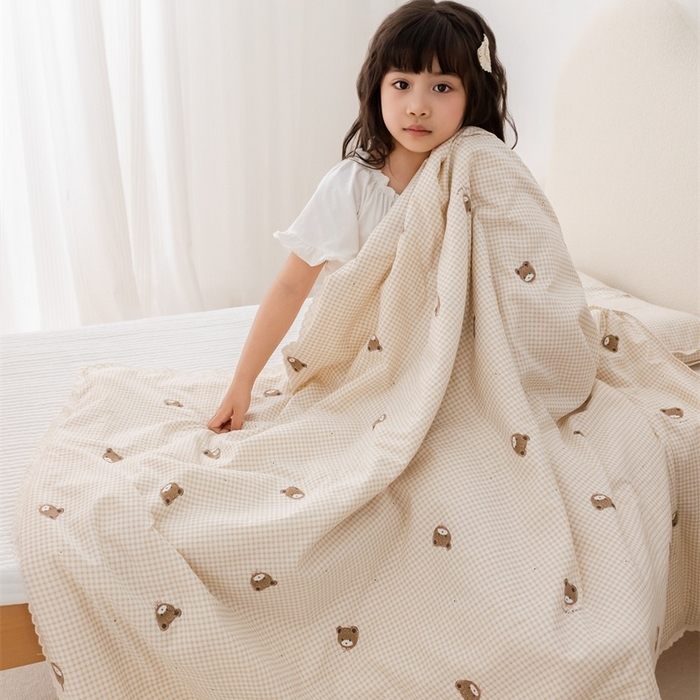 91家纺网 家纺一手货源 找家纺 心卓婴童馆 2026春夏新款云感棉四季被大豆被被子被芯 点点熊