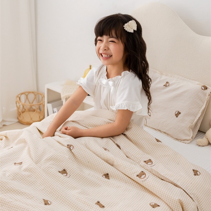 91家纺网 家纺一手货源 找家纺 心卓婴童馆 2026春夏新款云感棉四季被大豆被被子被芯 点点熊