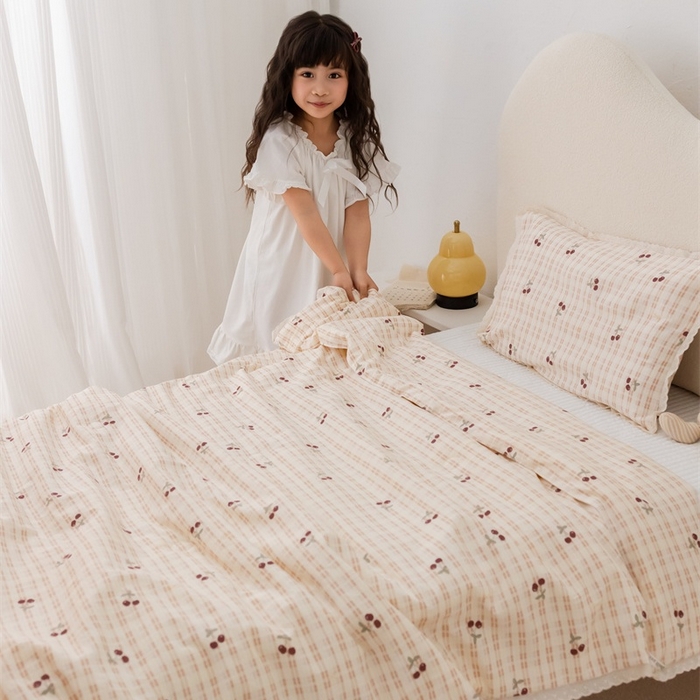 91家纺网 家纺一手货源 找家纺 心卓婴童馆 2026春夏新款云感棉四季被大豆被被子被芯 红色樱桃