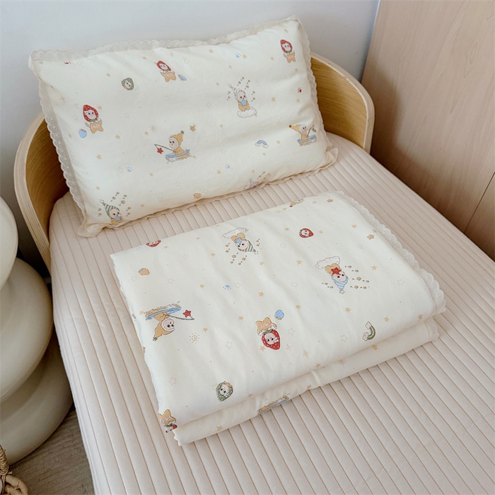 91家纺网 家纺一手货源 找家纺 心卓婴童馆 2026春夏新款云感棉四季被大豆被被子被芯 白底星星