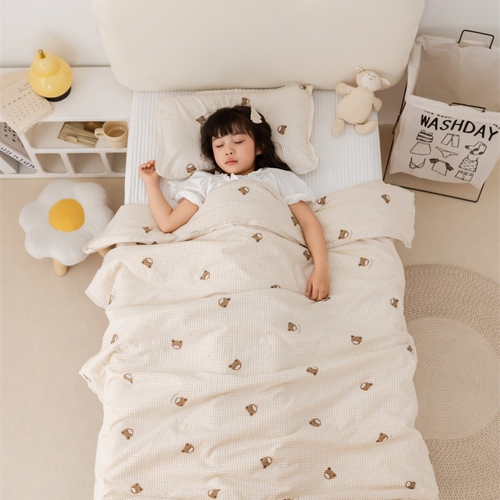 91家纺网 家纺一手货源 找家纺 心卓婴童馆 2026春夏新款云感棉四季被大豆被被子被芯 点点熊