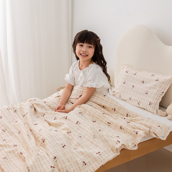 91家纺网 家纺一手货源 找家纺 心卓婴童馆 2026春夏新款云感棉四季被大豆被被子被芯 红色樱桃