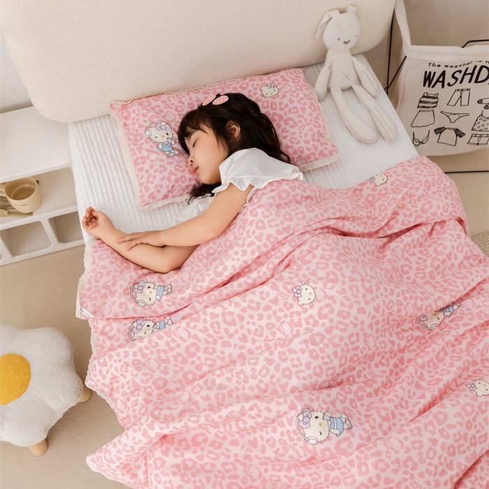 91家纺网 家纺一手货源 找家纺 心卓婴童馆 2026春夏新款云感棉四季被大豆被被子被芯 粉豹纹