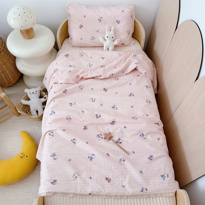 91家纺网 家纺一手货源 找家纺 心卓婴童馆 2026春夏新款云感棉四季被大豆被被子被芯 粉格子小猫