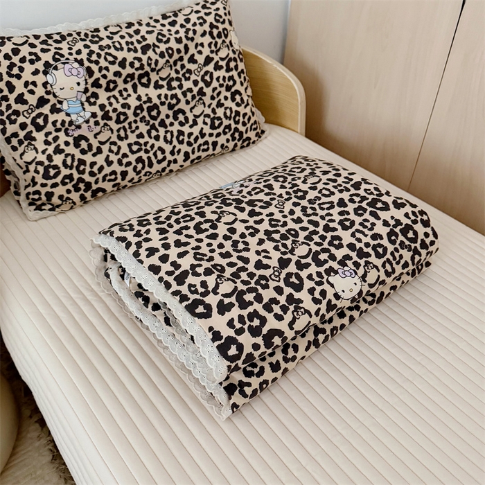 91家纺网 家纺一手货源 找家纺 心卓婴童馆 2026春夏新款云感棉四季被大豆被被子被芯 棕色豹纹