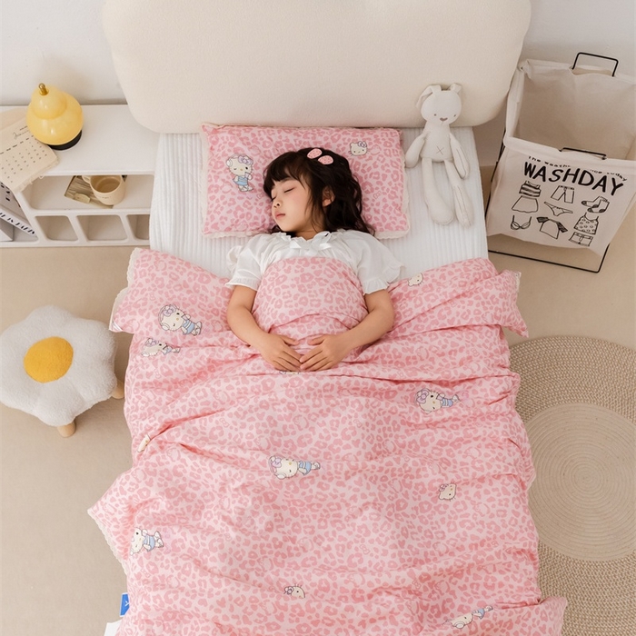 91家纺网 家纺一手货源 找家纺 心卓婴童馆 2026春夏新款云感棉四季被大豆被被子被芯 粉豹纹