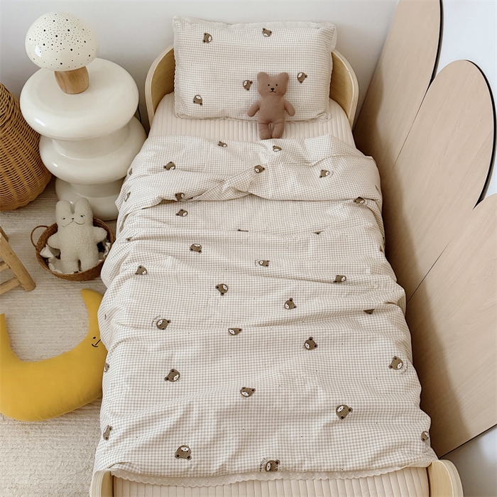 91家纺网 家纺一手货源 找家纺 心卓婴童馆 2026春夏新款云感棉四季被大豆被被子被芯 点点熊