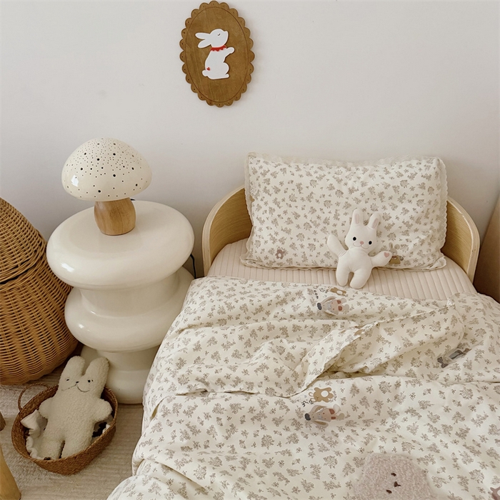 91家纺网 家纺一手货源 找家纺 心卓婴童馆 2026春夏新款云感棉四季被大豆被被子被芯 碎花小兔