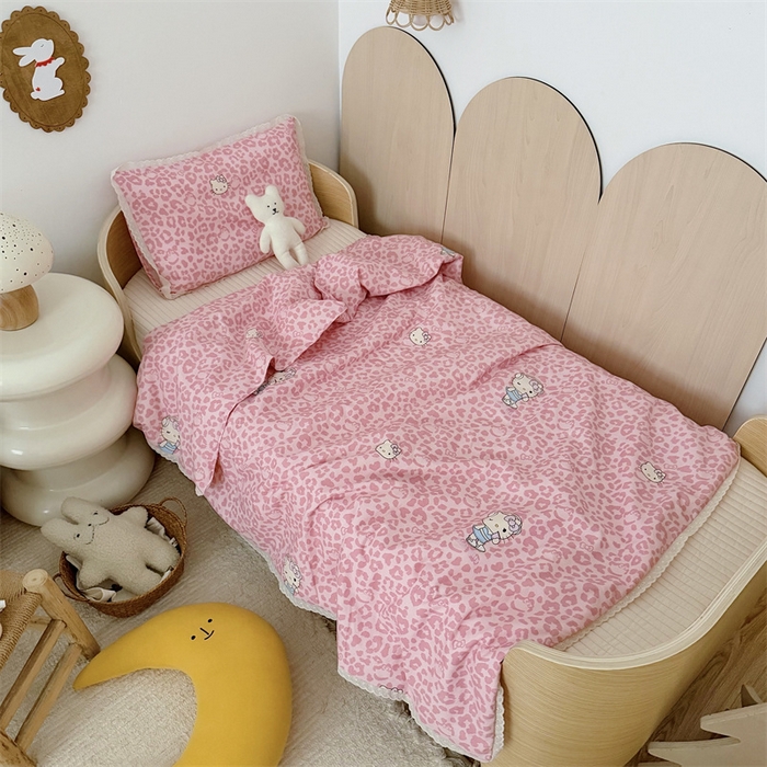 91家纺网 家纺一手货源 找家纺 心卓婴童馆 2026春夏新款云感棉四季被大豆被被子被芯 粉豹纹