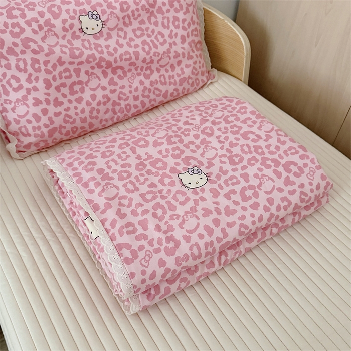 91家纺网 家纺一手货源 找家纺 心卓婴童馆 2026春夏新款云感棉四季被大豆被被子被芯 粉豹纹