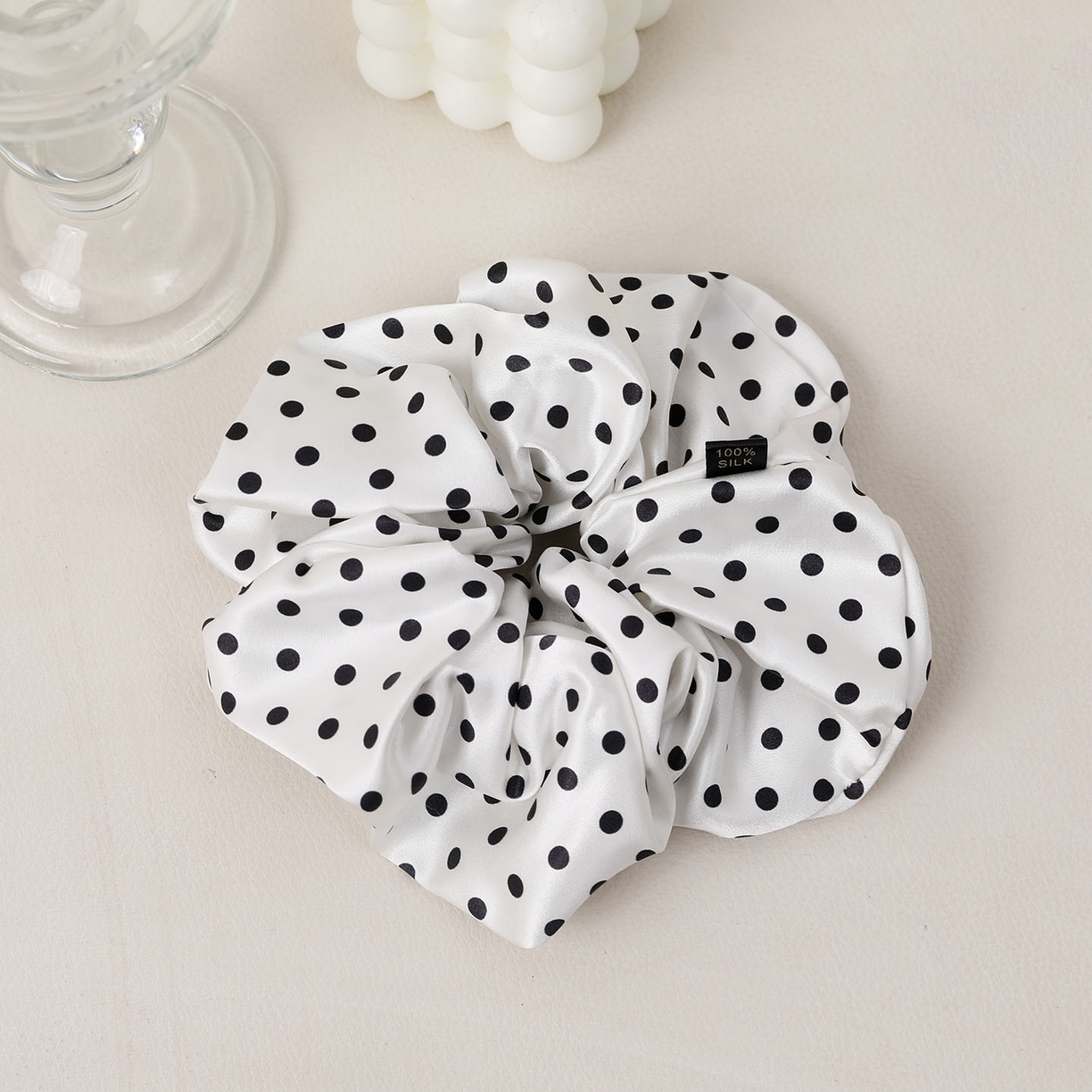 91家纺网 家纺一手货源 找家纺 （总）蚕云阁蚕丝家居 2026新款30姆米黑白波点真丝发圈