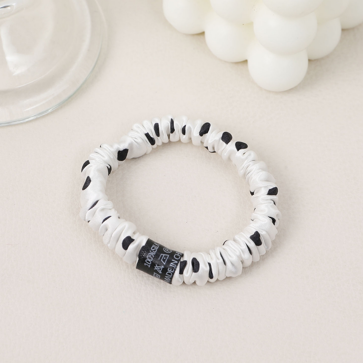 蚕云阁蚕丝家居 2026新款30姆米黑白波点真丝发圈 白色 发圈边宽8cm