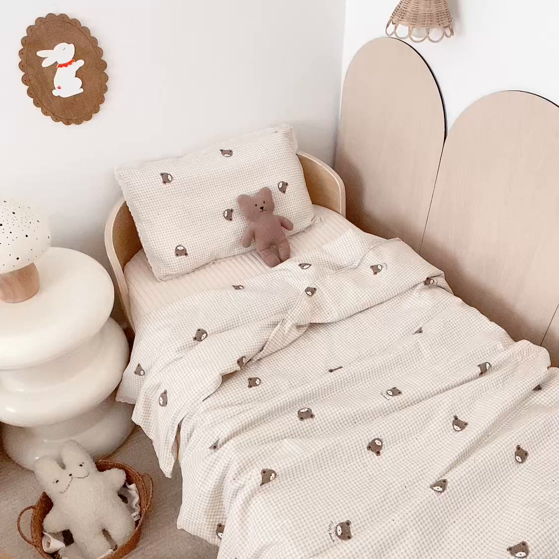 91家纺网 家纺一手货源 找家纺 心卓婴童馆 2026春夏新款云感棉四季被大豆被被子被芯 点点熊