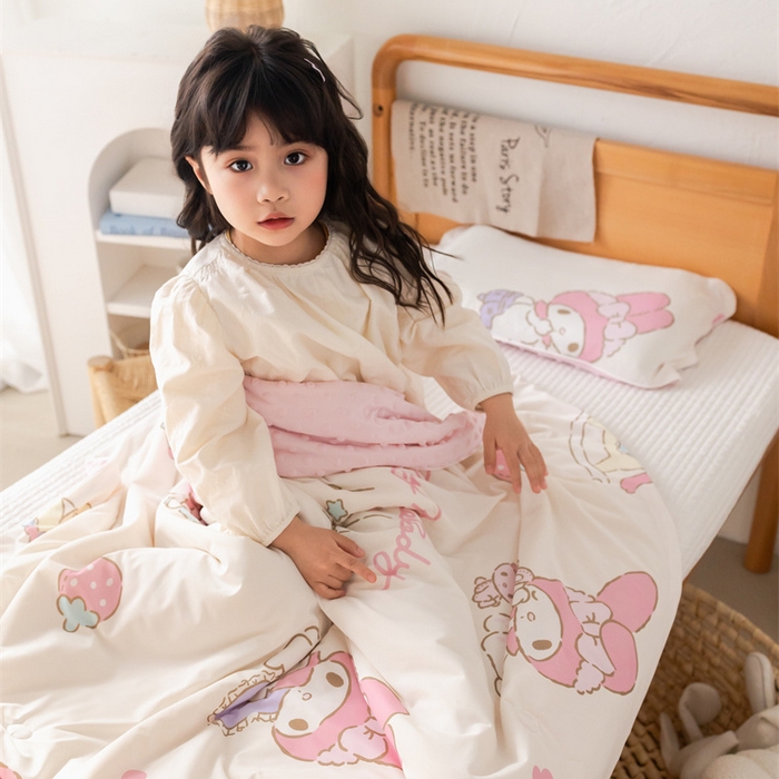 91家纺网 家纺一手货源 找家纺 心卓婴童馆 2026新款三丽鸥凉感丝冰豆豆被被子被芯-儿童图 草莓美乐蒂