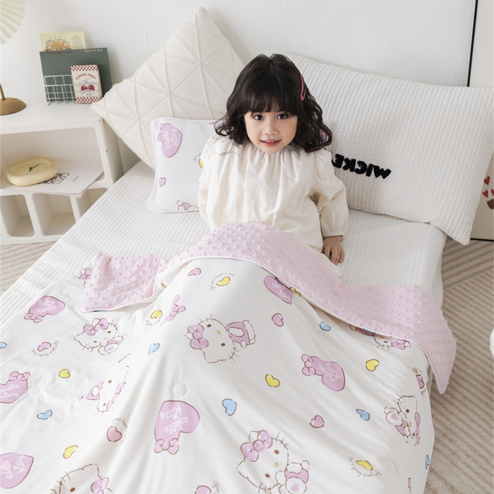 91家纺网 家纺一手货源 找家纺 心卓婴童馆 2026新款三丽鸥凉感丝冰豆豆被被子被芯-儿童图 kitty猫