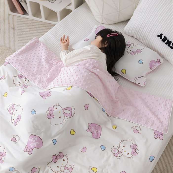 91家纺网 家纺一手货源 找家纺 心卓婴童馆 2026新款三丽鸥凉感丝冰豆豆被被子被芯-儿童图 kitty猫