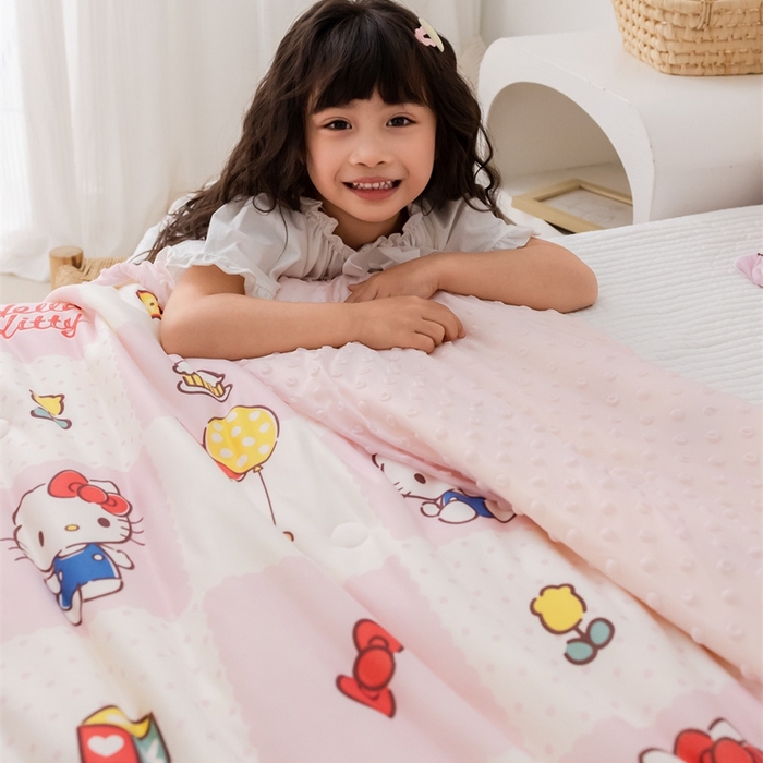 91家纺网 家纺一手货源 找家纺 心卓婴童馆 2026新款三丽鸥凉感丝冰豆豆被被子被芯-儿童图 气球kitty猫