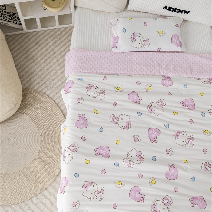 91家纺网 家纺一手货源 找家纺 心卓婴童馆 2026新款三丽鸥凉感丝冰豆豆被被子被芯-儿童图 kitty猫