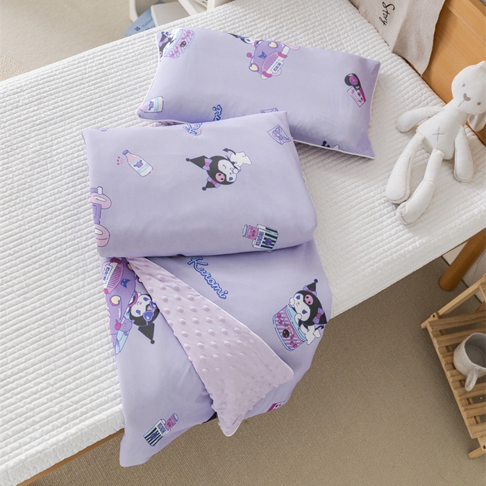 91家纺网 家纺一手货源 找家纺 心卓婴童馆 2026新款三丽鸥凉感丝冰豆豆被被子被芯-儿童图 牛奶库洛米